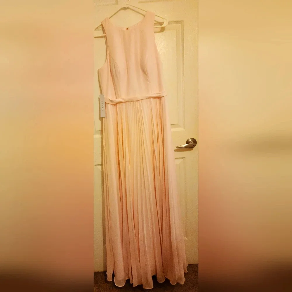 Lindie Dress in Blushing Pink by Azazie, NWT, Sz 12 - Picture 1 of 6
